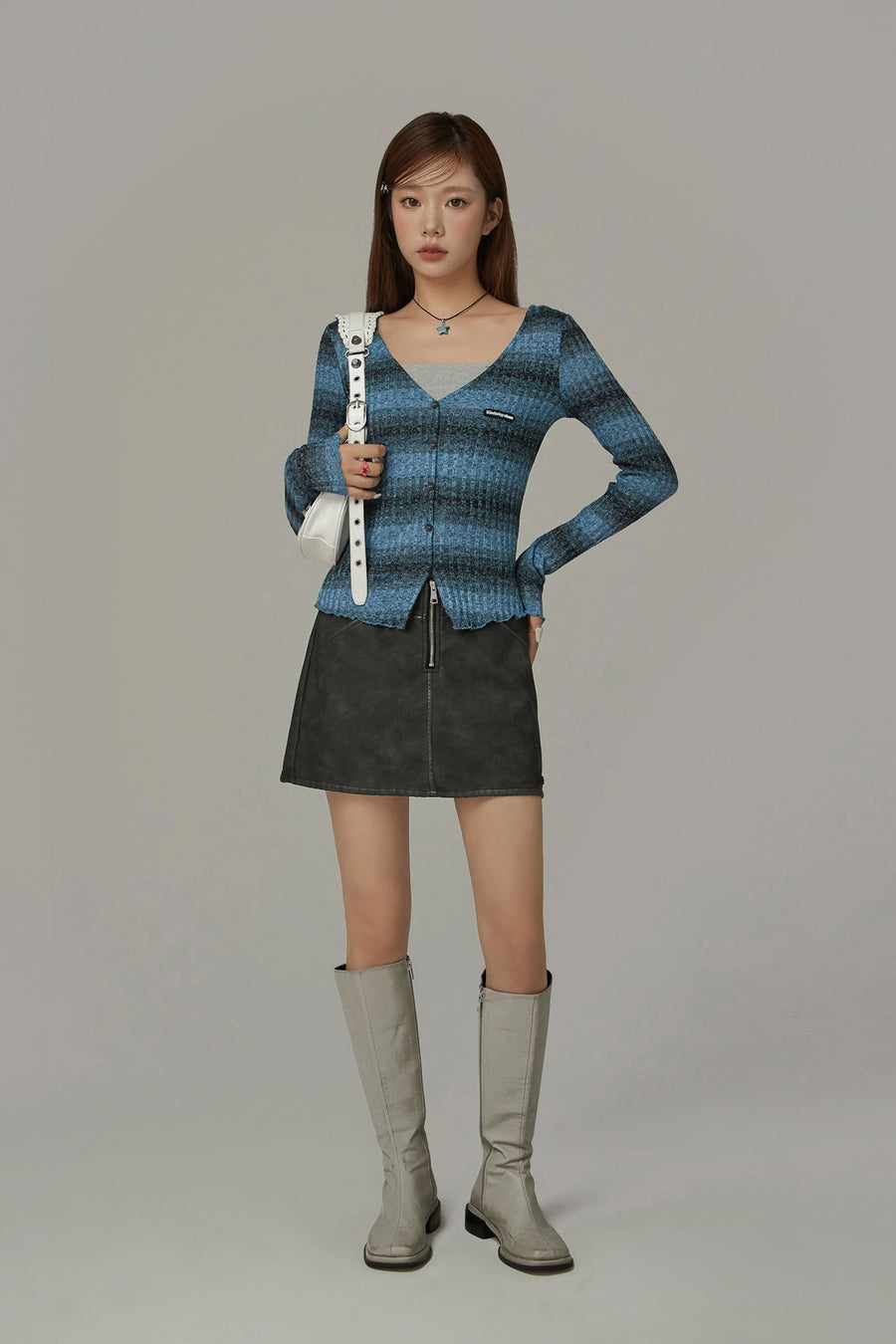 CHUU Color Matching Stripe V-Neck Slim Top