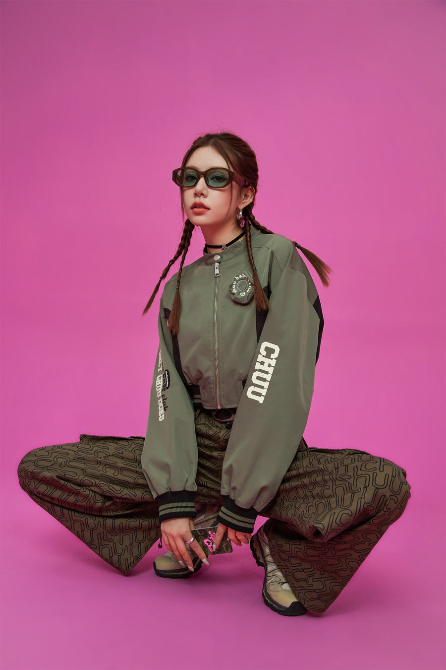 CHUU Logo Varsity Crop Jacket