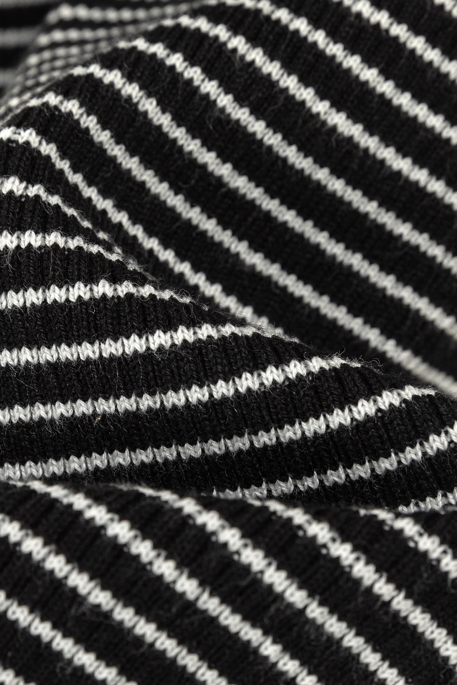 CHUU Striped Crop Turtle Neck Knit Top