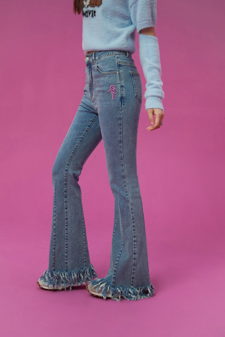 CHUU Frayed Tassel Hem Bootcut Denim Jeans