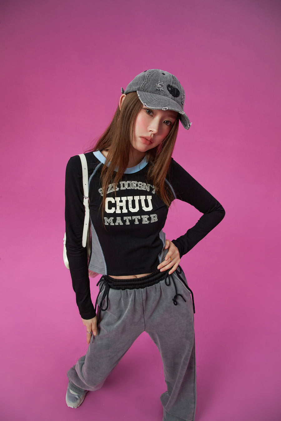 CHUU Size Doesnt Matter Two Toned Crop T-Shirt